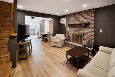 27 Avondale Street, Valley Stream, NY 11581 - Photo 5