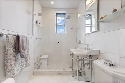 84-51 Beverly Road #6R, Kew Gardens, NY 11415 - Photo 19
