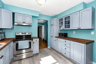 250 Clarice Blvd, Holbrook, NY 11741 - Photo 7