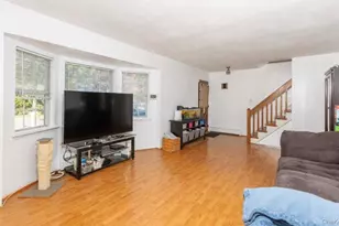 250 Clarice Blvd, Holbrook, NY 11741 - Photo 3