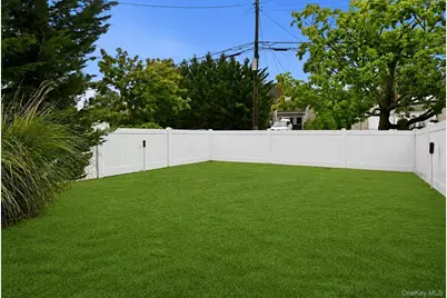 616 Harless Place, West Hempstead, NY 11552 - Photo 31