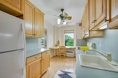 1200 Midland Avenue #9E, Bronxville, NY 10708 - Photo 11