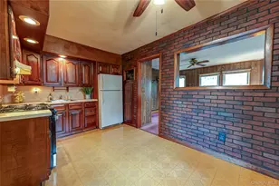 380 W Gates Ave, Lindenhurst, NY 11757 - Photo 7