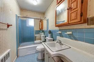 380 W Gates Ave, Lindenhurst, NY 11757 - Photo 11