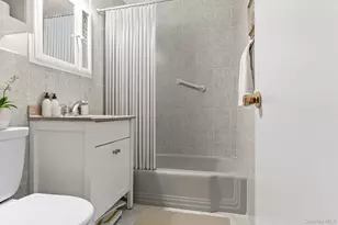 10 Old Mamaroneck Rd, White Plains, NY 10605 - Photo 17