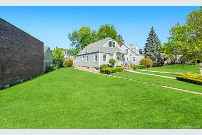 8726 249th Street, Bellerose, NY 11426 - Photo 23