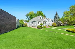 87-26 249th St, Bellerose, NY 11426 - Photo 23