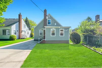 8726 249th Street, Bellerose, NY 11426 - Photo 21