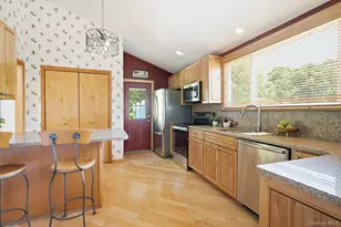 946 Barberry Rd, Yorktown Heights, NY 10598 - Photo 5