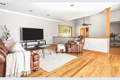 946 Barberry Road, Yorktown Heights, NY 10598 - Photo 11