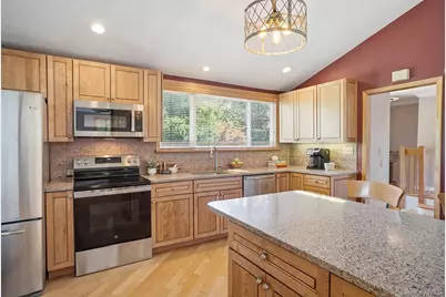 946 Barberry Road, Yorktown Heights, NY 10598 - Photo 3