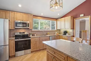 946 Barberry Rd, Yorktown Heights, NY 10598 - Photo 3