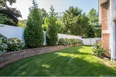 15 Pound Ridge Road, Plainview, NY 11803 - Photo 33