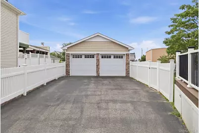 34 Meadow Lane, Amityville, NY 11701 - Photo 27