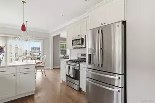 34 Meadow Ln, Amityville, NY 11701 - Photo 11