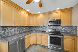 120 Ranch Ln, Levittown, NY 11756 - Photo 15