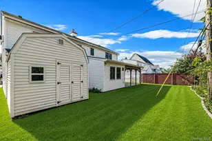 120 Ranch Ln, Levittown, NY 11756 - Photo 5