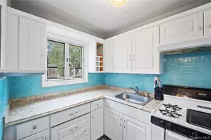 224-02 Stronghurst Ave, Queens Village, NY 11427 - Photo 5