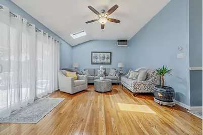 30 Pinewood Drive, Commack, NY 11725 - Photo 13