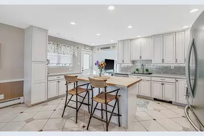30 Pinewood Drive, Commack, NY 11725 - Photo 5