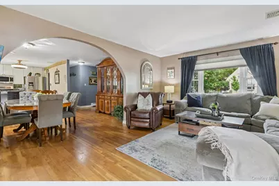 7814 Langdale Street, Floral Park, NY 11040 - Photo 9