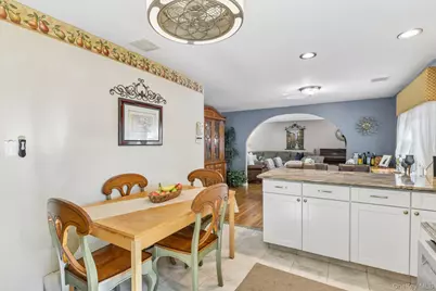 7814 Langdale Street, Floral Park, NY 11040 - Photo 15
