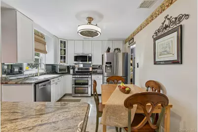 7814 Langdale Street, Floral Park, NY 11040 - Photo 13