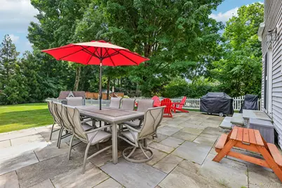 512 Westlake Drive, Valhalla, NY 10595 - Photo 37