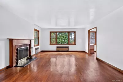31 Orchard Farm Road, Port Washington, NY 11050 - Photo 3