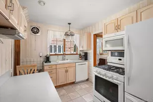 1640 Roosevelt St, Baldwin, NY 11510 - Photo 7
