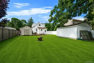 74 Fairview Ave, Islip Terrace, NY 11752 - Photo 25