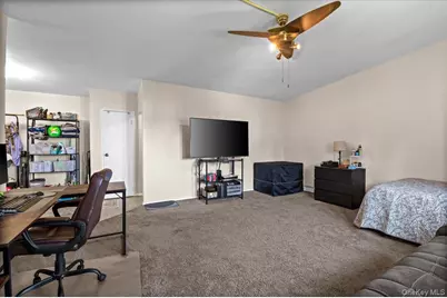 267 N Newbridge Road #2D, Levittown, NY 11756 - Photo 5