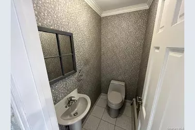 201 Wampum Lane, West Islip, NY 11795 - Photo 17