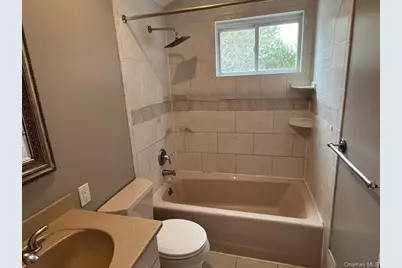 201 Wampum Lane, West Islip, NY 11795 - Photo 15