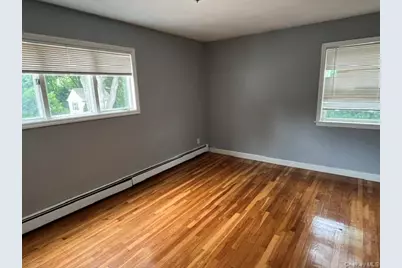 201 Wampum Lane, West Islip, NY 11795 - Photo 11
