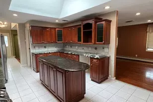 201 Wampum Ln, West Islip, NY 11795 - Photo 3