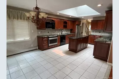 201 Wampum Lane, West Islip, NY 11795 - Photo 5