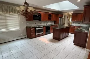 201 Wampum Ln, West Islip, NY 11795 - Photo 5
