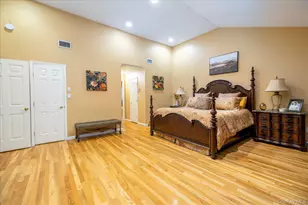 3056 Valentine Pl, Wantagh, NY 11793 - Photo 21