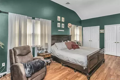 63 Teed Street, South Huntington, NY 11746 - Photo 17