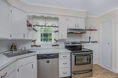 21 Bruce Lane, Farmingdale, NY 11735 - Photo 17