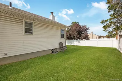 21 Bruce Lane, Farmingdale, NY 11735 - Photo 5