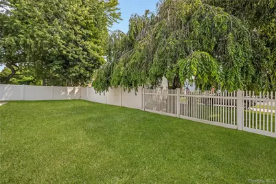 21 Bruce Lane, Farmingdale, NY 11735 - Photo 7