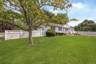 21 Bruce Ln, Farmingdale, NY 11735 - Photo 3