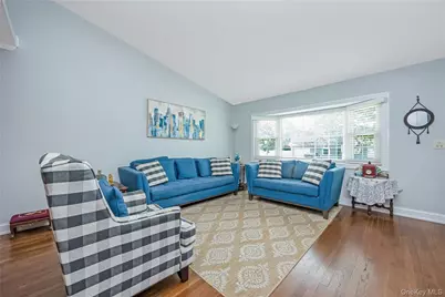 21 Bruce Lane, Farmingdale, NY 11735 - Photo 11
