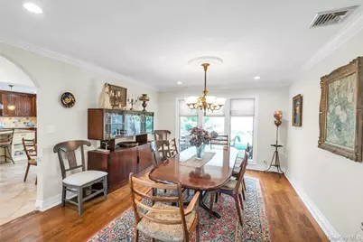 18 Regent Place, Roslyn, NY 11576 - Photo 19