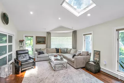 18 Regent Place, Roslyn, NY 11576 - Photo 11