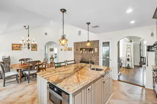 18 Regent Pl, Roslyn, NY 11576 - Photo 17