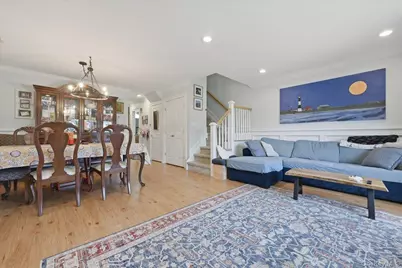 16 Balsam Court, Wantagh, NY 11793 - Photo 9