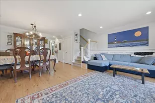 16 Balsam Ct, Wantagh, NY 11793 - Photo 9